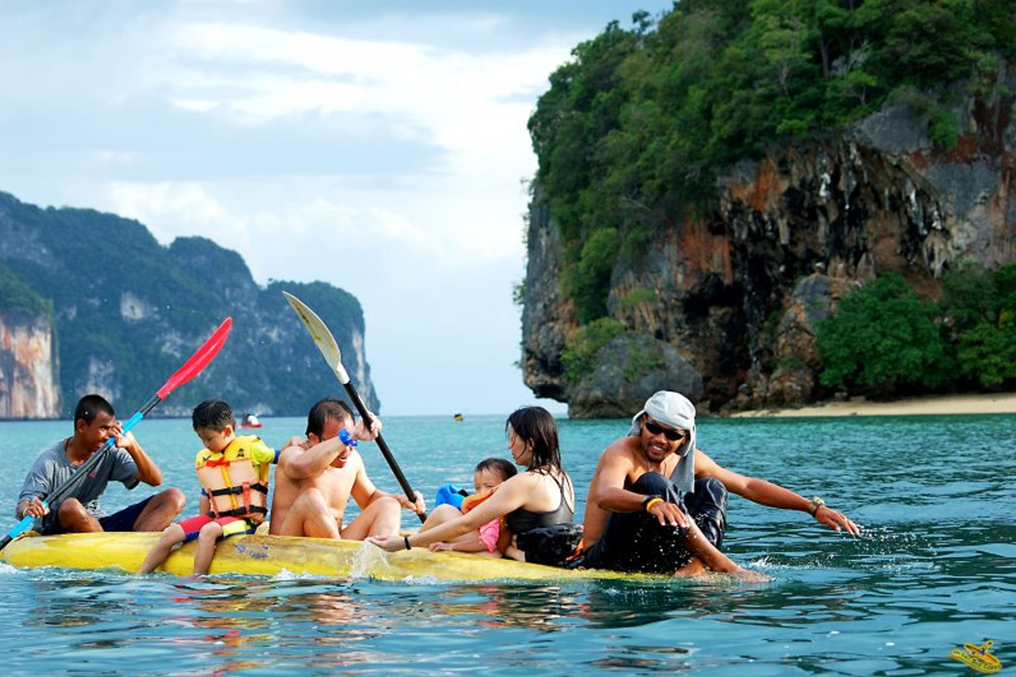 what to pack for sea canoe thailand h1 01